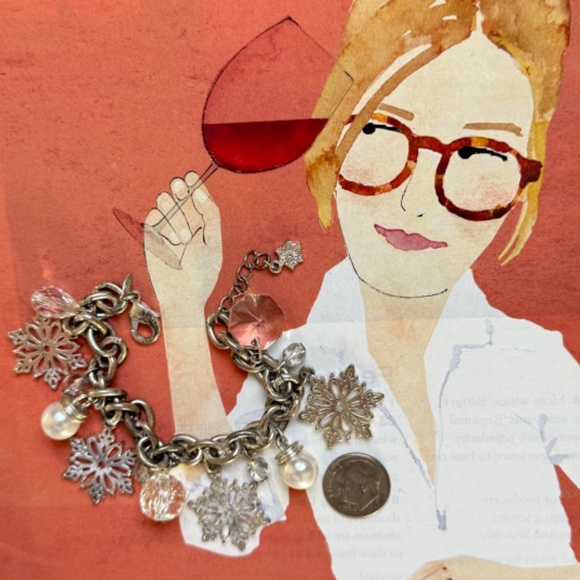 VINTAGE AVON Bracelet Holiday Snowflake Charms Beaded Faux Pearls (7") - Picture 5 of 7